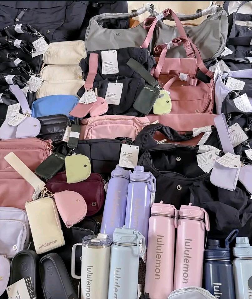 llllikukyjy-4 Lululemon Makeup Bag - Image 1