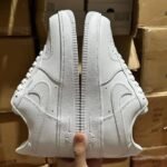 Nēw authentic NIKES