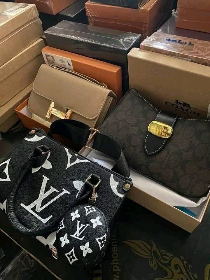 puhyffyh-4 Wholesale Handbags Pallet - Image 1